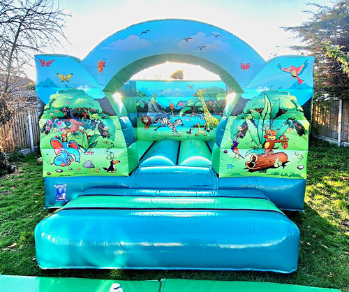 Bouncy castle jungle - castle,